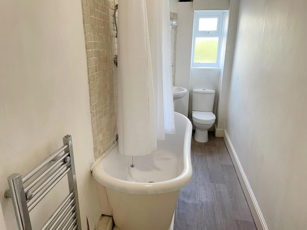 Lot: 80 - GROUND FLOOR FLAT WITH COMMUNAL GARDENS -